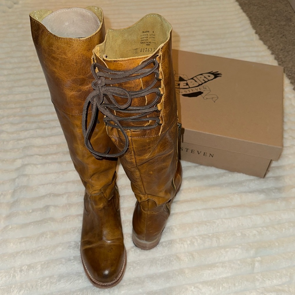 Freebird Size 8 Cyn boots